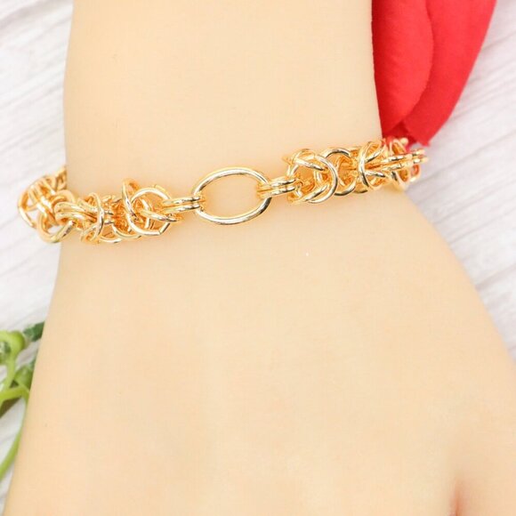 "Trendy Handmade Bracelet – A Thoughtful Gift for Girls & Women | UNVRC1623 - Picture 8 of 10